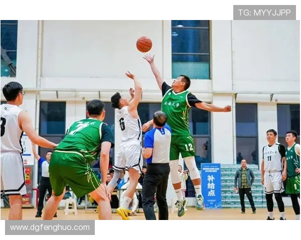 武汉篮球队荣登耐力排行榜榜首展现卓越实力与团队精神 武汉篮球队荣登耐力排行榜榜首展现卓越实力与团队精神