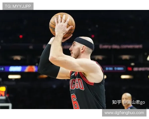 亚历克斯卡鲁索如何在NBA赛场上展现出色的防守与团队合作精神