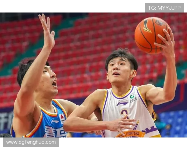 李根的篮球之路：从青涩少年到CBA明星的成长历程与心路历程